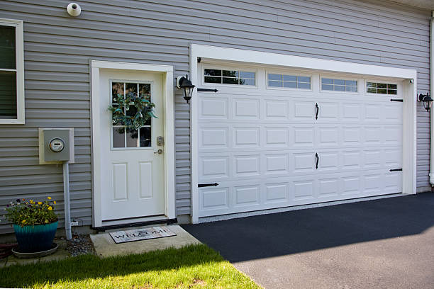 24/7 Emergency Garage Door Panel Replacement experts in Merrill, IA